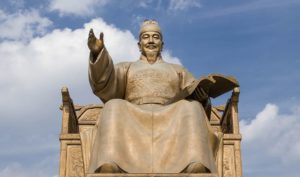 Đầu đàn ông, chân phụ nữ