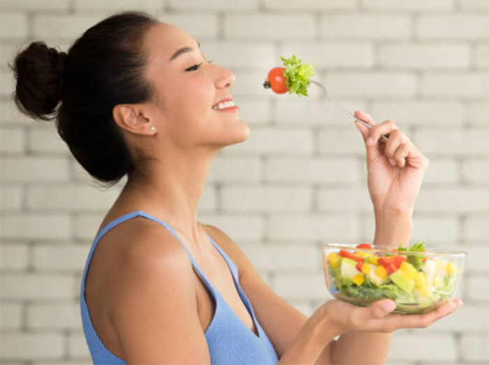 Ăn uống hợp lý và vận động thường xuyên mới có được một cơ thể khỏe mạnh và thon gọn