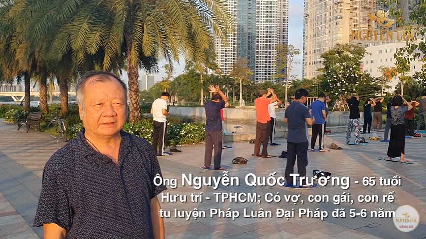 Ông Nguyễn Quốc Trường chia sẻ về lợi ích khi tu luyện Pháp Luân Công (ảnh chụp màn hình video).