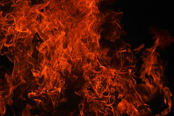 Bức tranh vẽ những ngọn lửa đang hoành hành, tượng trưng cho ngọn lửa địa ngục. (Pixabay)