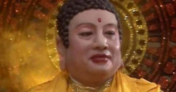Thần Phật cũng gia hộ