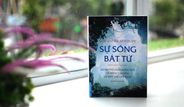 cuốn sách "Sự Sống Bất Tử" là thành quả nghiên cứu của Jeffrey Long,