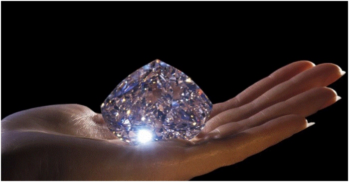Ngày ngày viên kim cương làm việc và phát huy tác dụng như một cái búa thông thường. Coi chiếc búa và nó là một, quên đi bản chất cao quý.
