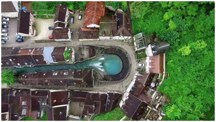 Bí ẩn nguồn gốc suối ngầm Fosse Dionne ở thị trấn Tonnerre nước Pháp
