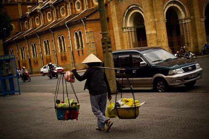 Ý nghĩa câu "cười kẻ nghèo khó chứ không cười phường kỹ nữ"