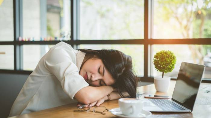 hiểu sai; hiểu lầm; hiểu không đúng
