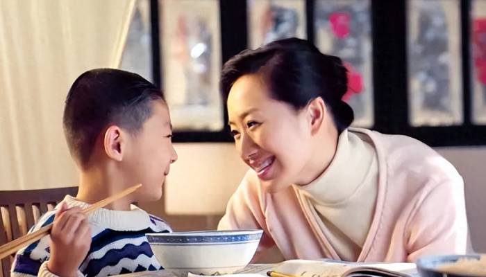đoan chính; đoan trang; khiêm tốn