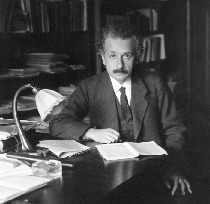 Thói quen sinh hoạt hằng ngày của Albert Einstein