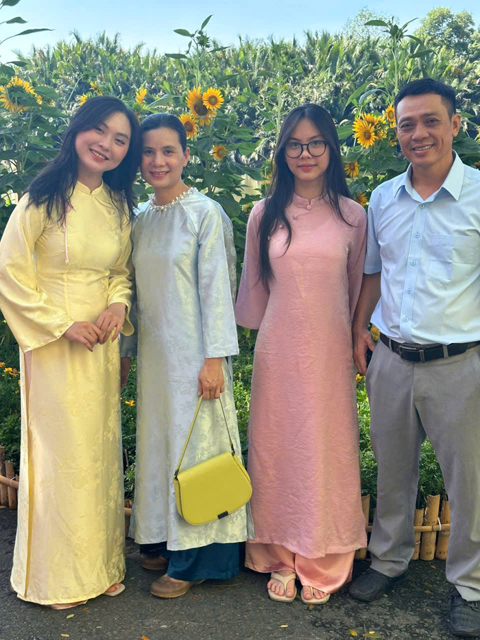 Bao nhiêu bệnh của tôi cứ dần khỏi hết sau vài tháng tu Pháp Luân Công