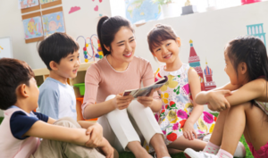 Phong bì trong trường học và suy nghĩ của người thầy