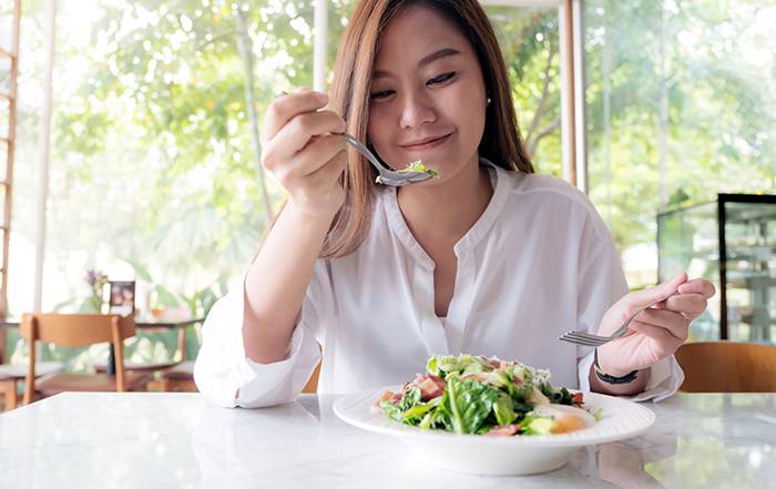 Rèn dạ dày “ăn ít” có giúp giảm béo?; ăn ít có tốt không