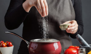 Ăn ít muối có thực sự tốt?