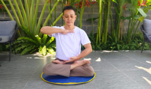 Bao nhiêu bệnh của tôi cứ dần khỏi hết sau vài tháng tu Pháp Luân Công