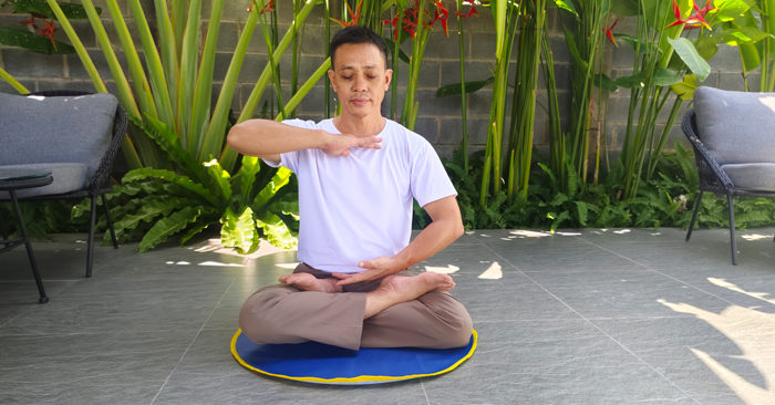 Bao nhiêu bệnh của tôi cứ dần khỏi hết sau vài tháng tu Pháp Luân Công