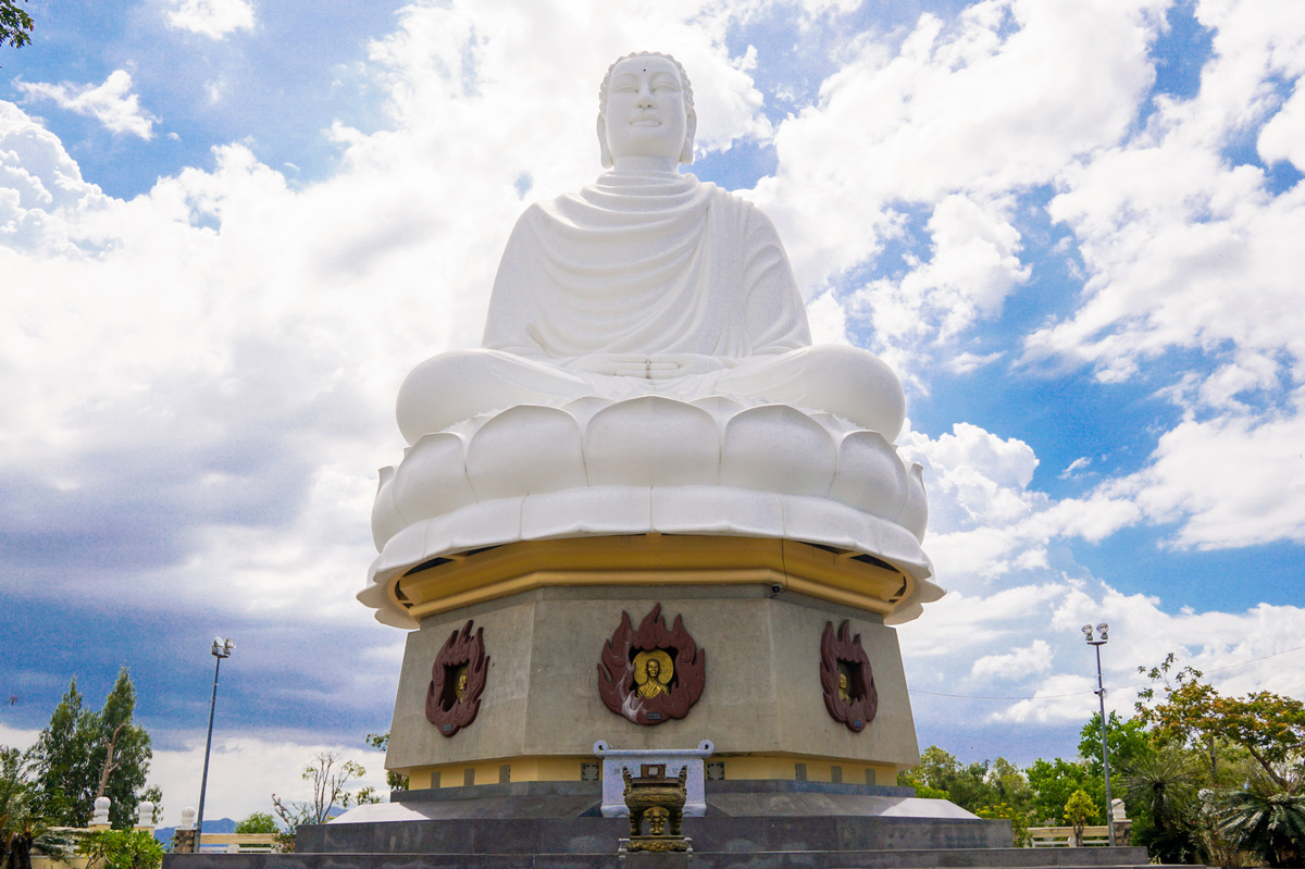 Tượng Phật có đơn thuần là tác phẩm điêu khắc