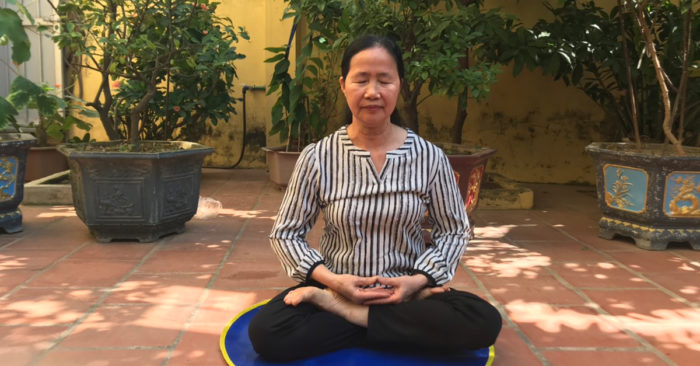 Khỏi bệnh vẩy nến nhờ tu luyện Phật Pháp