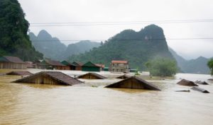 Bài thơ cảm động hướng về miền Trung