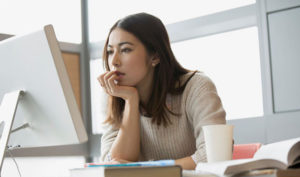 Ngồi một chỗ hơn 10 tiếng mỗi ngày làm tăng nguy cơ mắc bệnh tim
