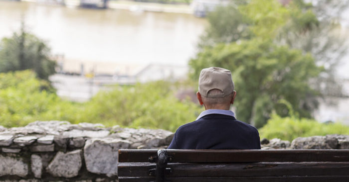 4 điều đáng sợ hơn cả sống cô độc đến già