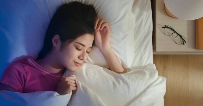 Tại sao một số người nhớ được giấc mơ trong khi những người khác lại quên?