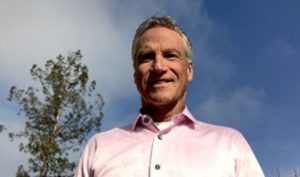 Bóng tối sắp qua đi, Chúa đang giúp vượt qua quan ải khó khăn