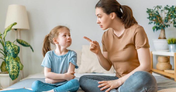 6 điều cha mẹ nên tránh khi dạy dỗ con cái