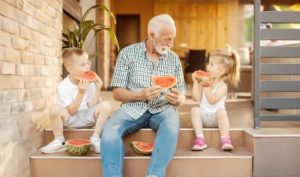 Khám phá bí quyết sống lâu từ những người sống thọ và Y học cổ truyền