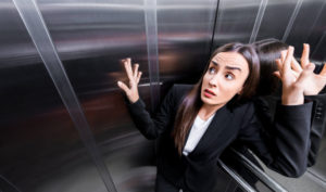 Mơ thấy đi thang máy là điềm báo gì?