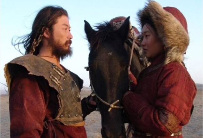 Thành Cát Tư Hãn là một trong những nhà quân sự lỗi lạc và có ảnh hưởng nhất lịch sử thế giới, được người Mông Cổ kính trọng, như là vị lãnh đạo mang lại sự thống nhất cho Mông Cổ.