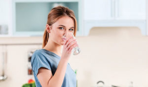 5 lầm tưởng trong việc uống nước và giữ nước cho cơ thể