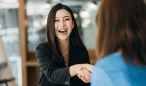 4 dấu hiệu cho thấy bạn có thể gặp người quen từ kiếp trước