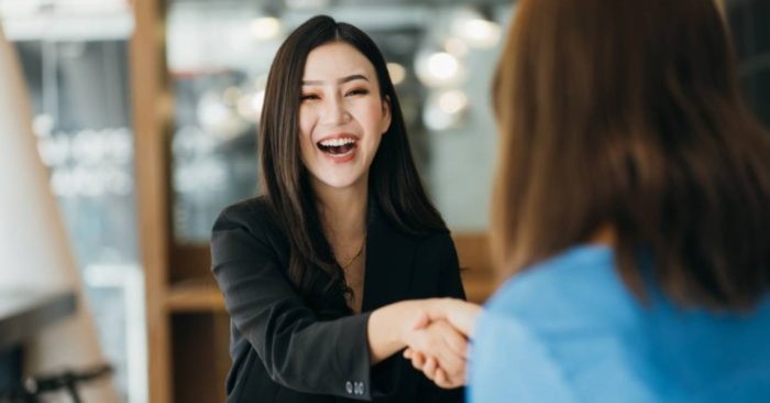 4 dấu hiệu cho thấy bạn có thể gặp người quen từ kiếp trước