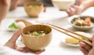 Một người có giáo dưỡng hay không nhìn vào tướng ăn là có thể biết