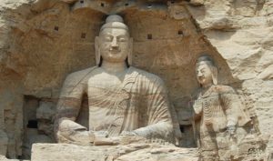 Tạc tượng Phật công đức vô lượng