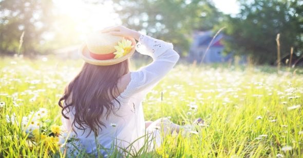 Tâm Hận Thù Là Thuốc Độc Hại Mình Người sống mà ôm tâm hận thù thì đó là thuốc độc mạnh gây hại rất lớn. Vì vô minh chấp ngã nên người đời không thấy sự độc hại của tâm thù hận, do đó khi gặp ai xử tệ với mình, làm mình không vui hoặc gặp việc trái ý nghịch lòng thì ôm lòng hận thù nhưng đâu biết chính tâm hận thù đó giết chết mình mà không hay.